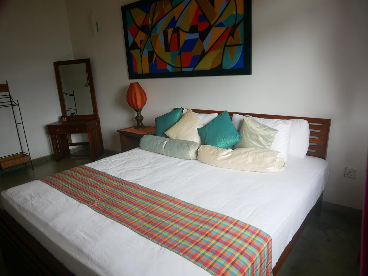 Yoho Home Away Home Kandy Exterior photo