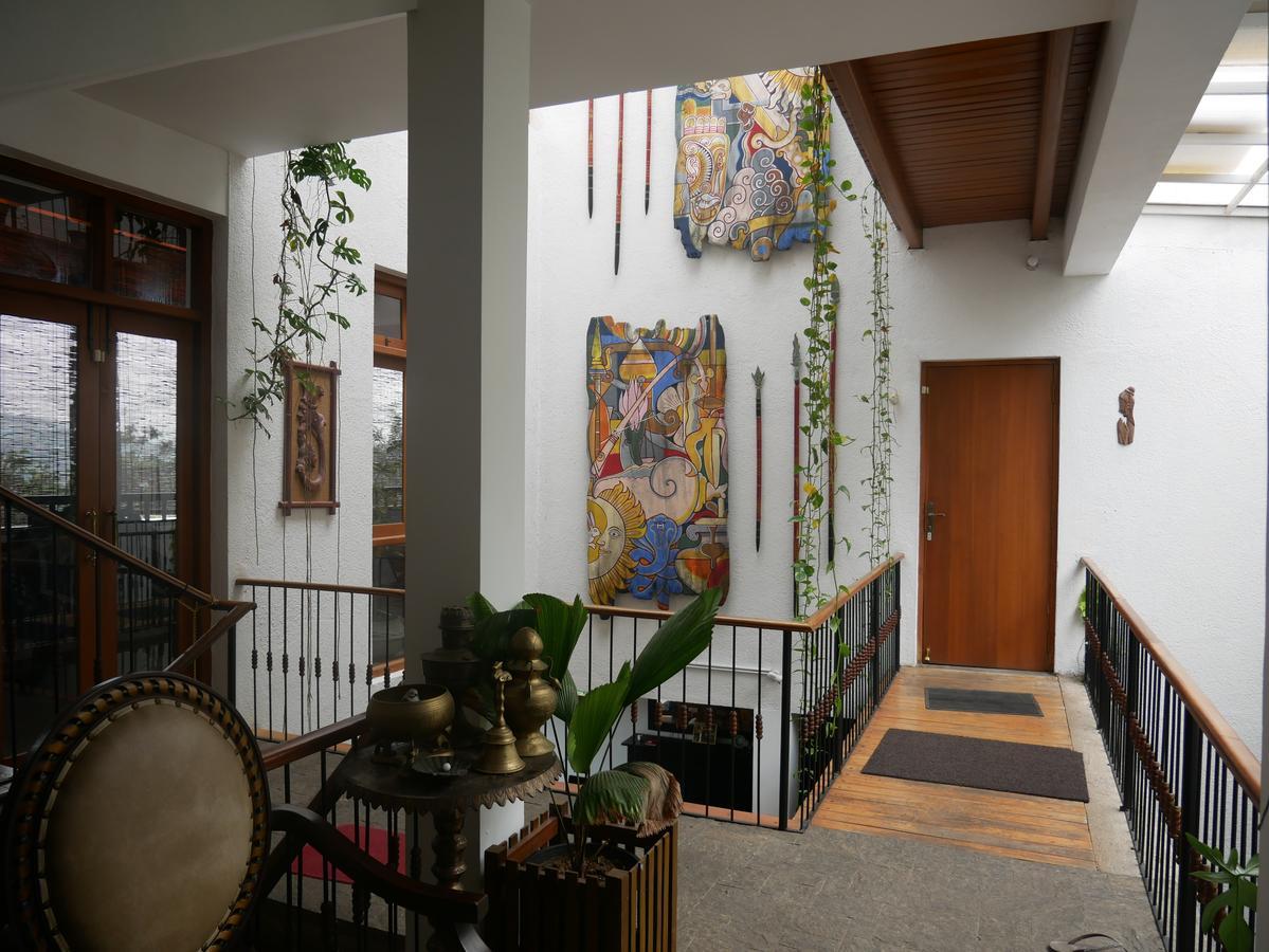 Yoho Home Away Home Kandy Exterior photo