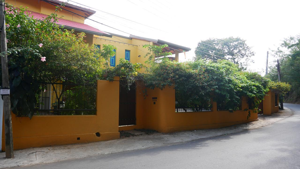 Yoho Home Away Home Kandy Exterior photo