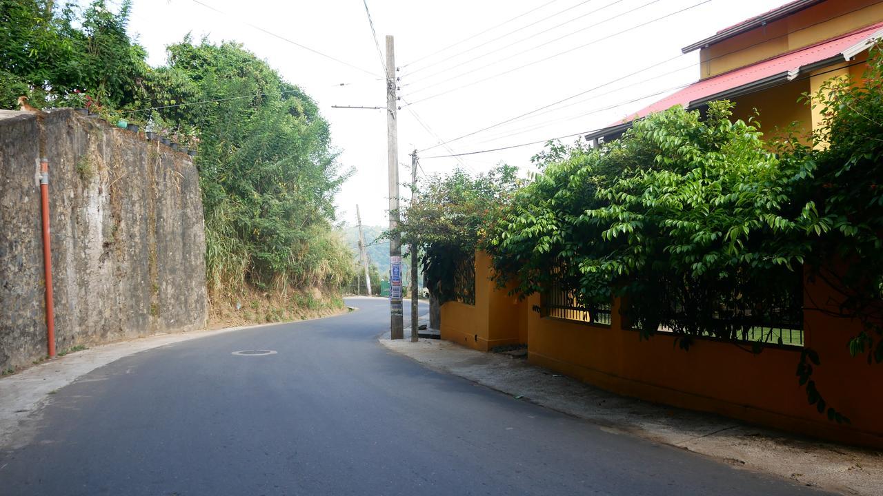 Yoho Home Away Home Kandy Exterior photo