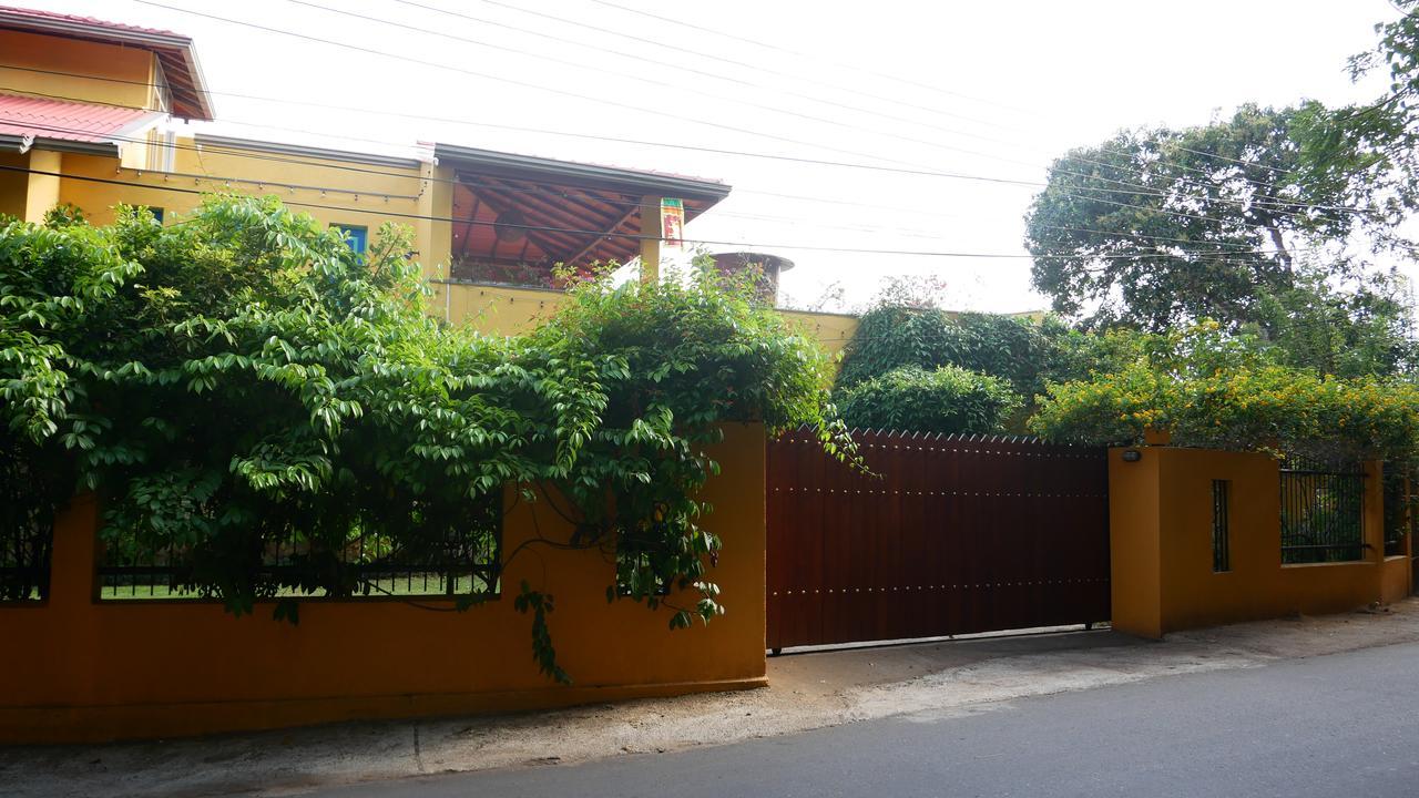 Yoho Home Away Home Kandy Exterior photo