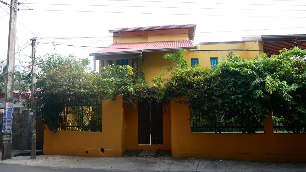 Yoho Home Away Home Kandy Exterior photo
